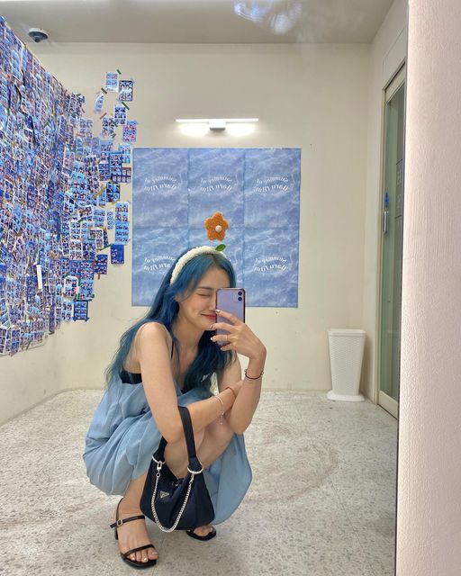 ‎𝐂𝐫𝐢𝐬𝐭𝐲¯ࡇ¯✿‎ on Instagram: "파랑 하늘 가리지 말구 다드루와 💙👕👔👖🧢🦋🐬🐳🐋💎 Dress: #협찬 @wingsmall_official #윙스몰 린넨원피스라 편하고 시원하면서 플레어 라인