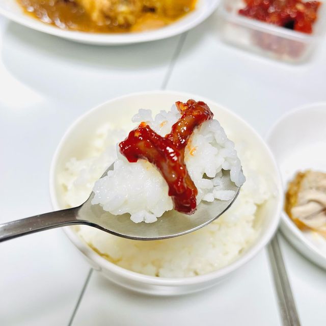 해피봄 on Instagram: "#광고 끼닛 불오징어 젓갈🦑 낙지젓갈🐙 국내산 구룡포 수협 오징어와 볶은 고추가루, 특제소스가 만나 오동통하면서 매콤함과 쫀득쫀득한 식감이😋😋 밥 한 공기 더!