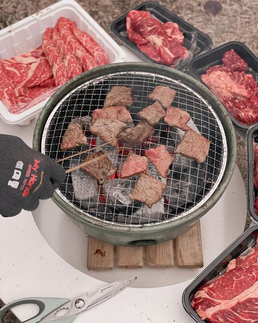 얀스월드💕 카라반캠핑 여행 육아 인테리어 푸드 on Instagram: "또 생각나는 #고기 #코스트코 #꽃갈비살 은 사랑입니다 마블링좀 보세요 오늘 또 코스트코 가야지 😋 #캠