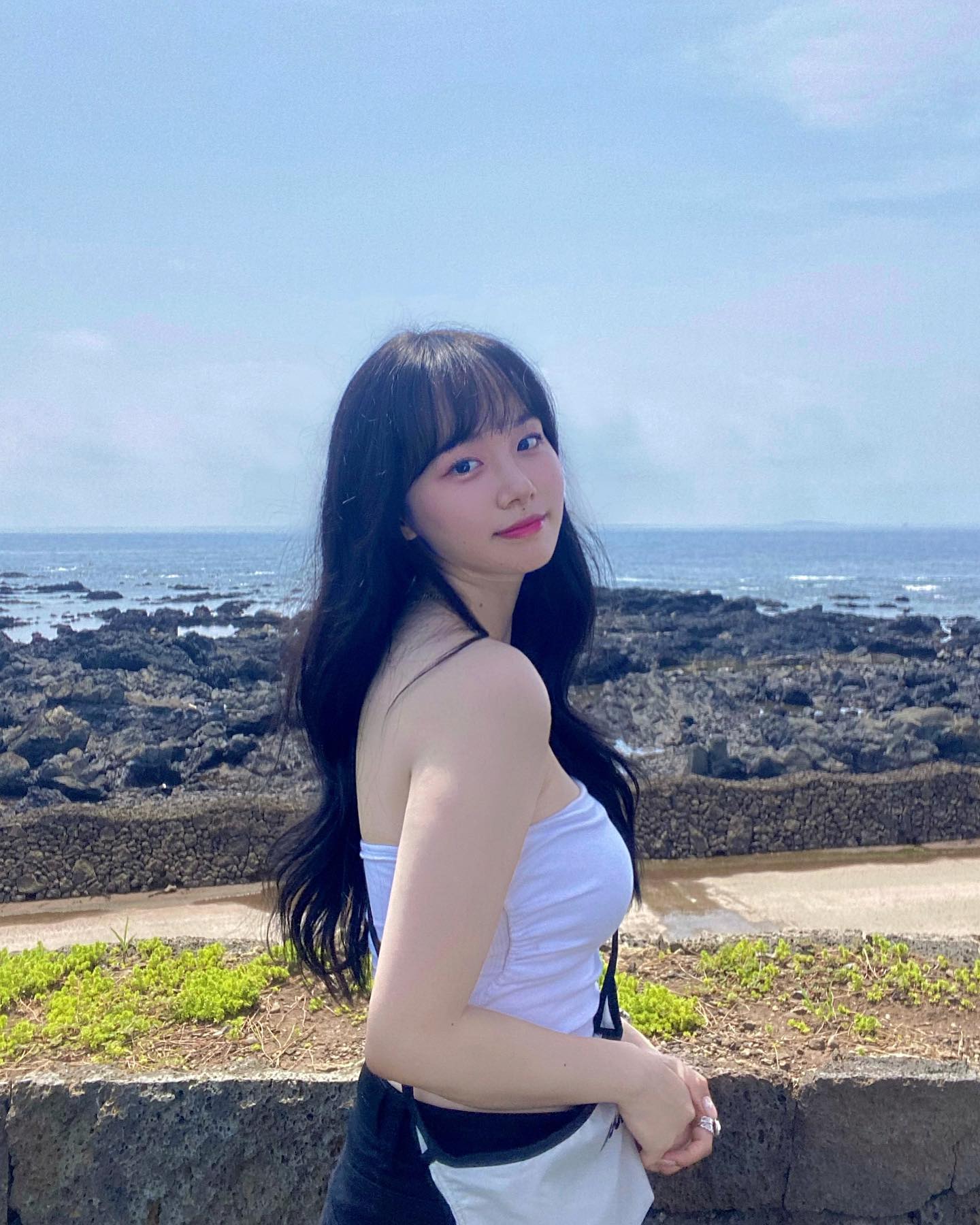 여름이었고 어쩌구…
손을 둘 곳이 없고 얼굴은 타버렸고 저쩌구 ..~~
🐋🦭🐋🦭
