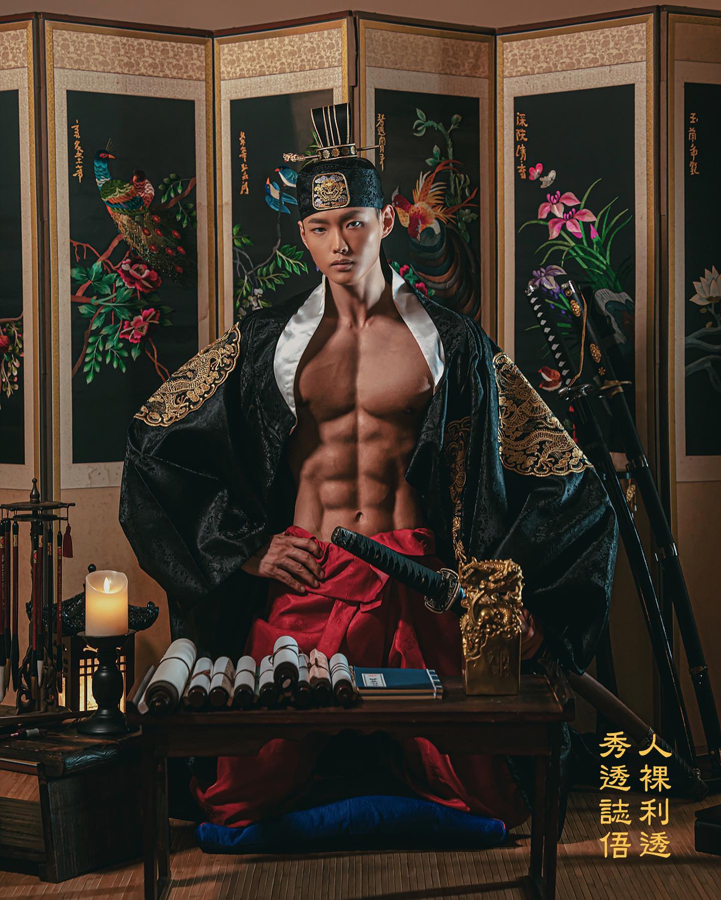 이번 바프의 핵심인 곤룡포를 입어 보았어요☺️
완료 된 기념으로 와인한잔 하고 잡니다🍷
왕이 말하노라 . 다들 득근 하소서!