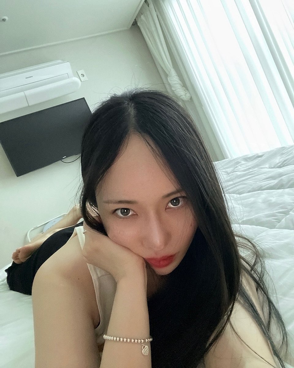 날씨 때문 인가요 ......? 오늘따라 멍퉝이 처럼 하루종일 멍 ....... .. 멍 .... 멍 🐶