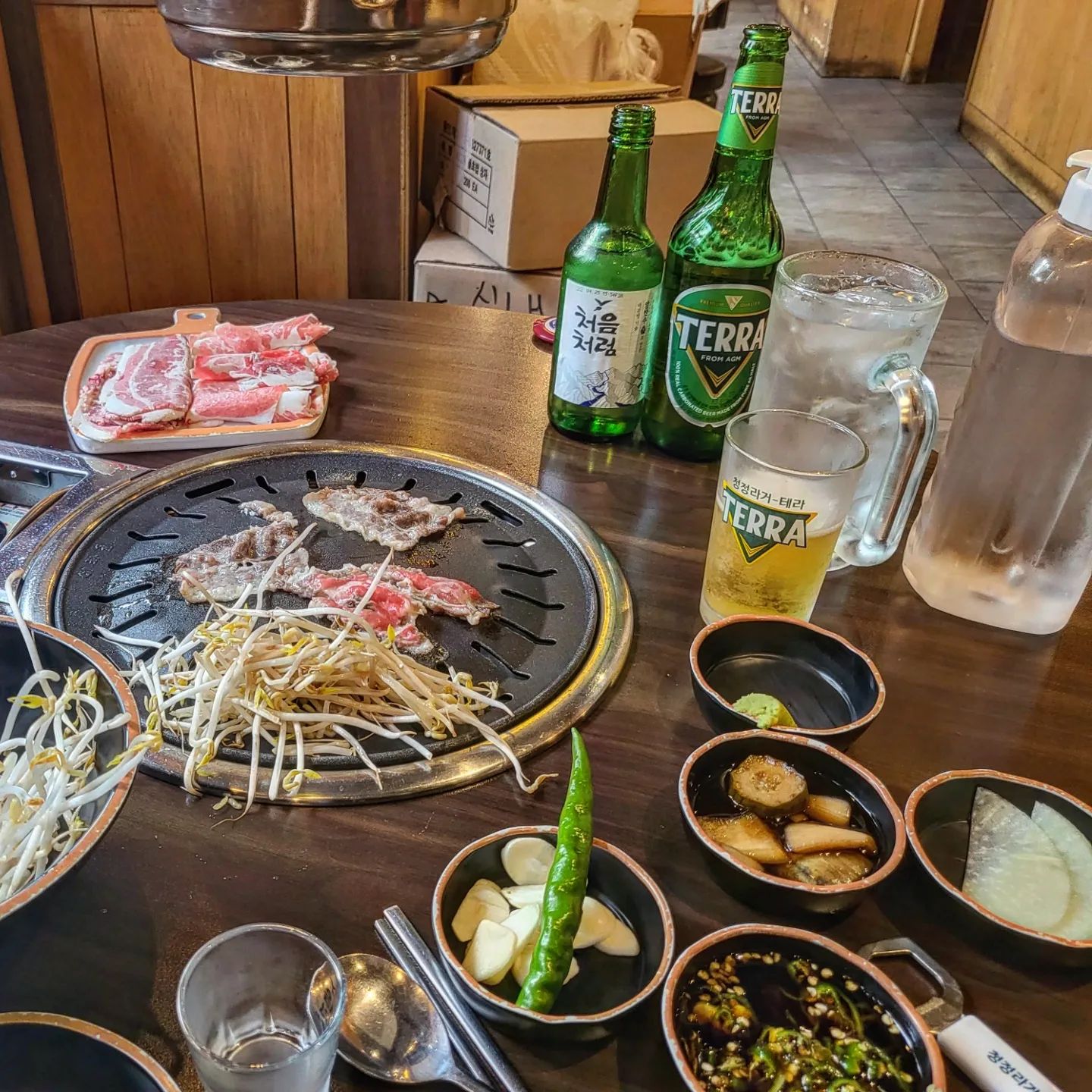 가끔씩 혼술하고 싶은날 🍺
: 혼자 먹는것도 나쁘지 않다

#이차돌#신내점#차돌삼겹#혼술#혼밥#낮술#소맥#일상
