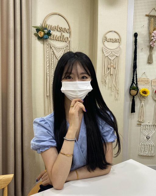 𝑬𝒔𝒕𝒉𝒆𝒓 𝑷𝒂𝒓𝒌 on Instagram: "#광고 노트수 스튜디오(@_knotsoo )에서 친구랑 [헤링본 가죽 팔찌]로 예쁜 우정 팔찌 만들고 왔어요! 팔찌 컬러는 물론이고, 새기는 문구부터 연결고