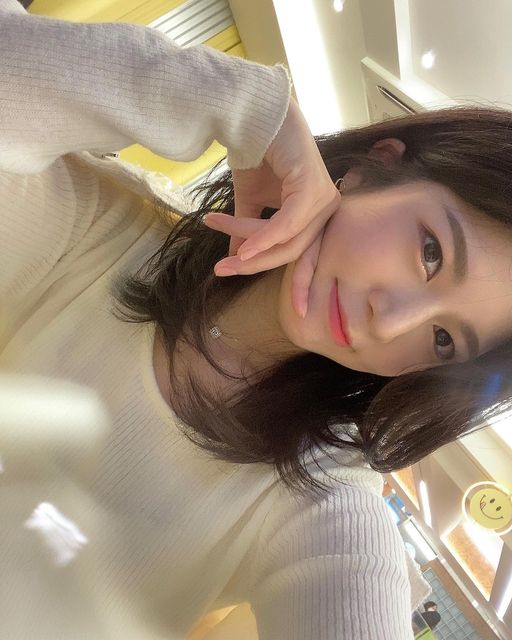 𝕁𝕞𝕪𝕖𝕖 on Instagram: "#협찬
처음 갔는데도 찰떡같이 완성해주신 메이크업💛 @ha_yoo79"