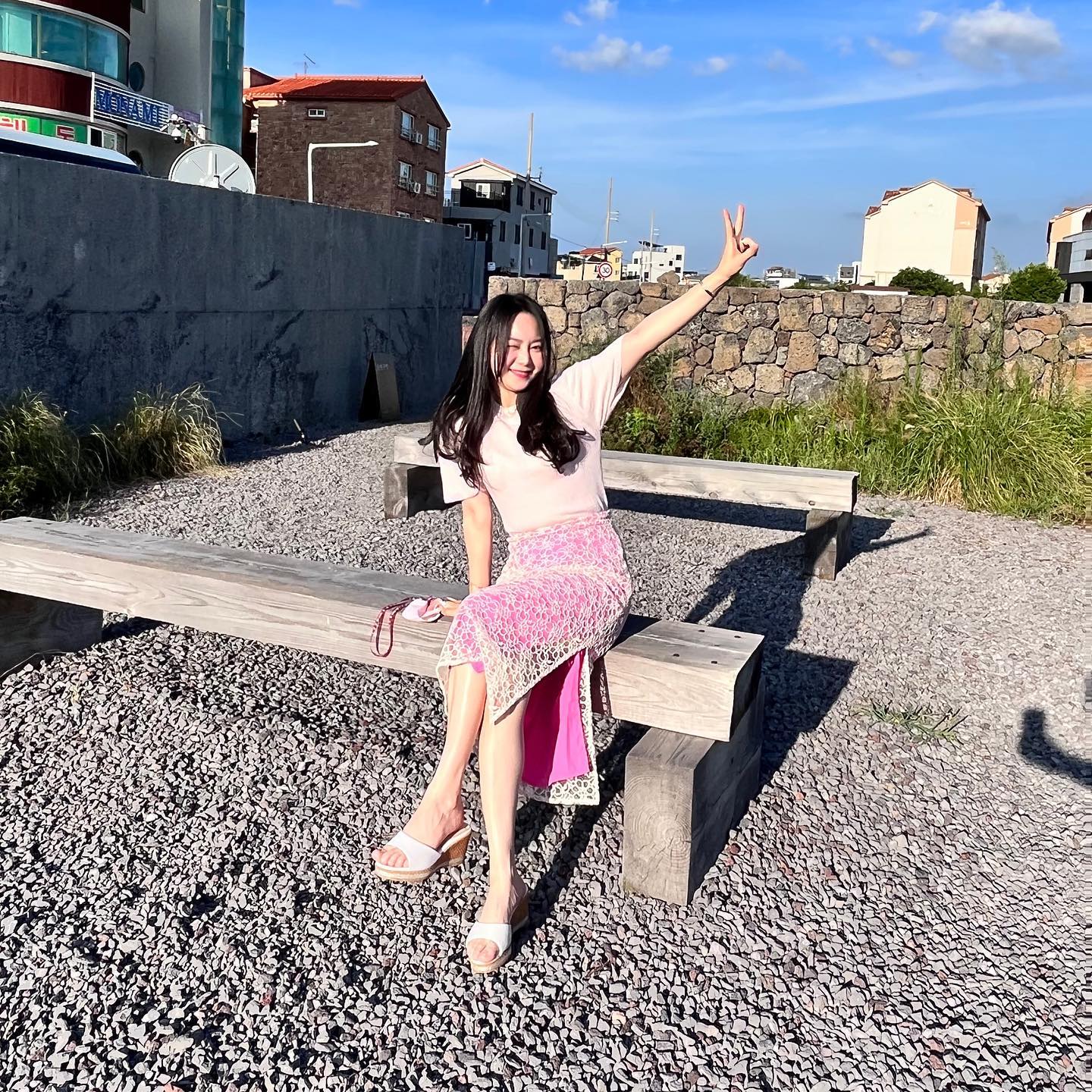 태풍온다기에 
엄청 날씨좋았던 날 사진올리기❤️‍🔥
괌날씨랑 거의 맞먹었던 날..37돈가 그랬던거 같은데..🫣🥵

이서가 이제 혼자서 폭풍 걸어다니기 때문에 잡으러 다니기 바쁨
육아에 커피는 생명수.......🥤
올만에 본 비행기까지 🛫

#여름 
#제주도 #제주카페 #제주도민 #주말
#카페진정성 #가족나들이 #맘스타그램 #내꺼 🫶🏻