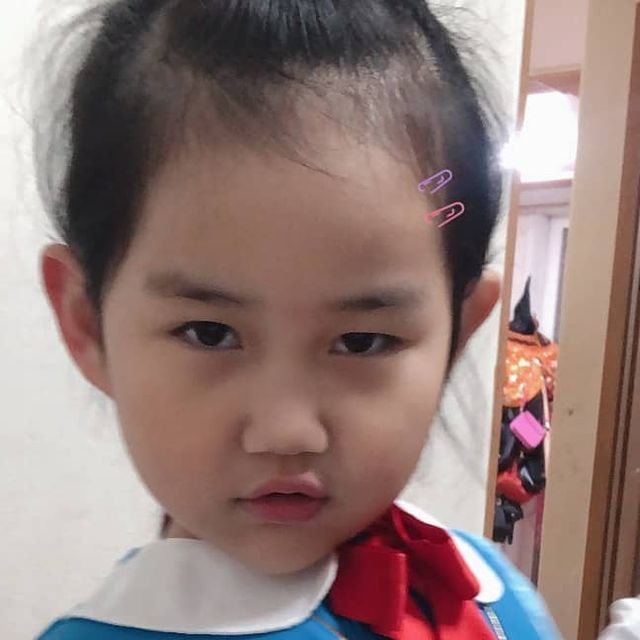 안이슬 on Instagram: "조카선물🎁로 반강제(?)구매
남친여동생이 발견하고 채리사주라며 뜨기전에 알려준덕분에
백설공주옷 구매성공✌

공주옷 좋아죽는 울집공주🍒
안벗겠다해서 작은이모 당황잼

낼 어린이집갈때 입고가겠다는 귀요미🤭
#프린세스원피스 #코코리따 #아임프린세스원피스 #디즈니 #프린세스 #코스튬 #백설공주 #라푼젤 #오로라 #프린세스원피스 #공팔리터 #08L#채리는못말려 #채리스타그램🍒 #백설공주옷 #공주원피스 #조카선물🎁 #조카스타그램"