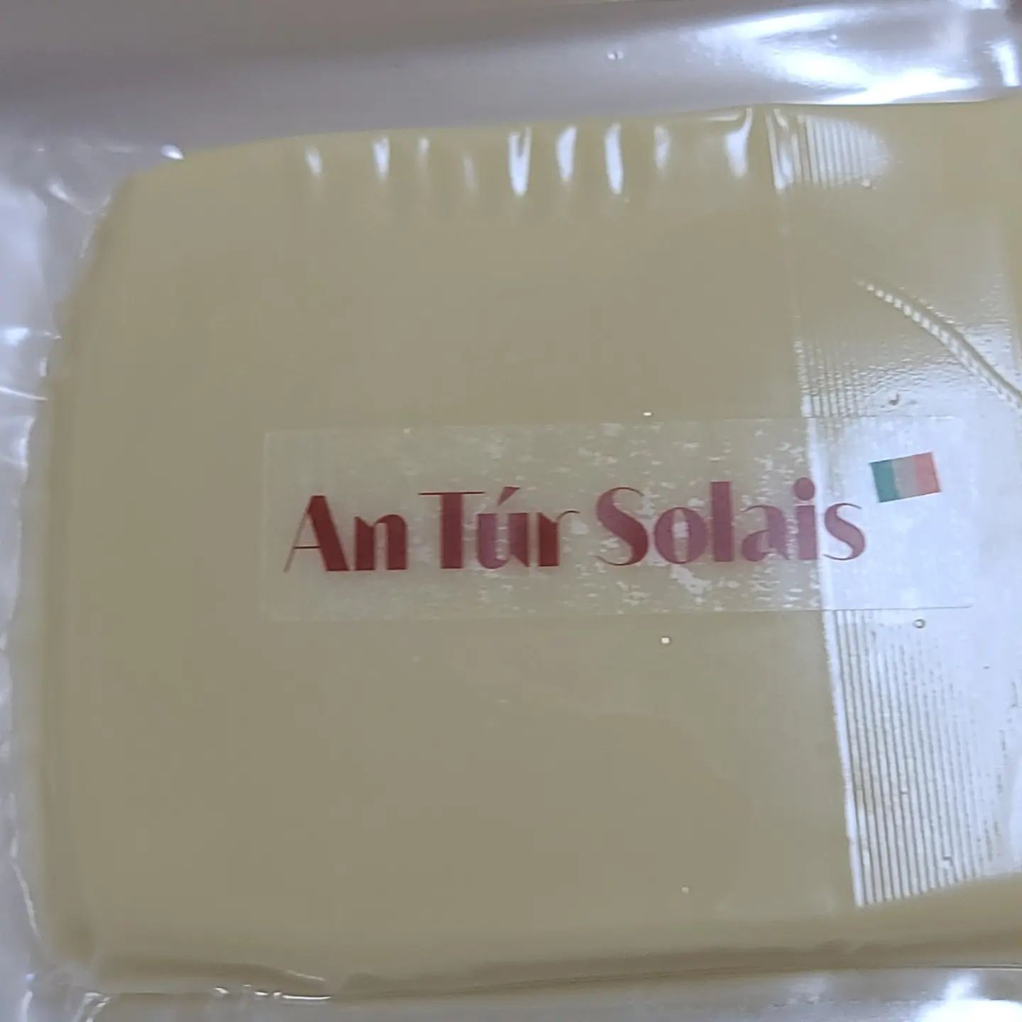#할인구매 an_tur_solais #앙투어솔레 #구워먹는치즈
포장도 예쁘고 선물용으로 넘 좋을 것 같은데 ㅎㅎ 식감이 약간 단단한 감이 있네요 향과 맛은 훌륭합니다
#자연치즈 #아일랜드치즈 #프리미엄치즈 #그릴링치즈 #치즈계의샤넬 #신상품나왔을땐 #08L