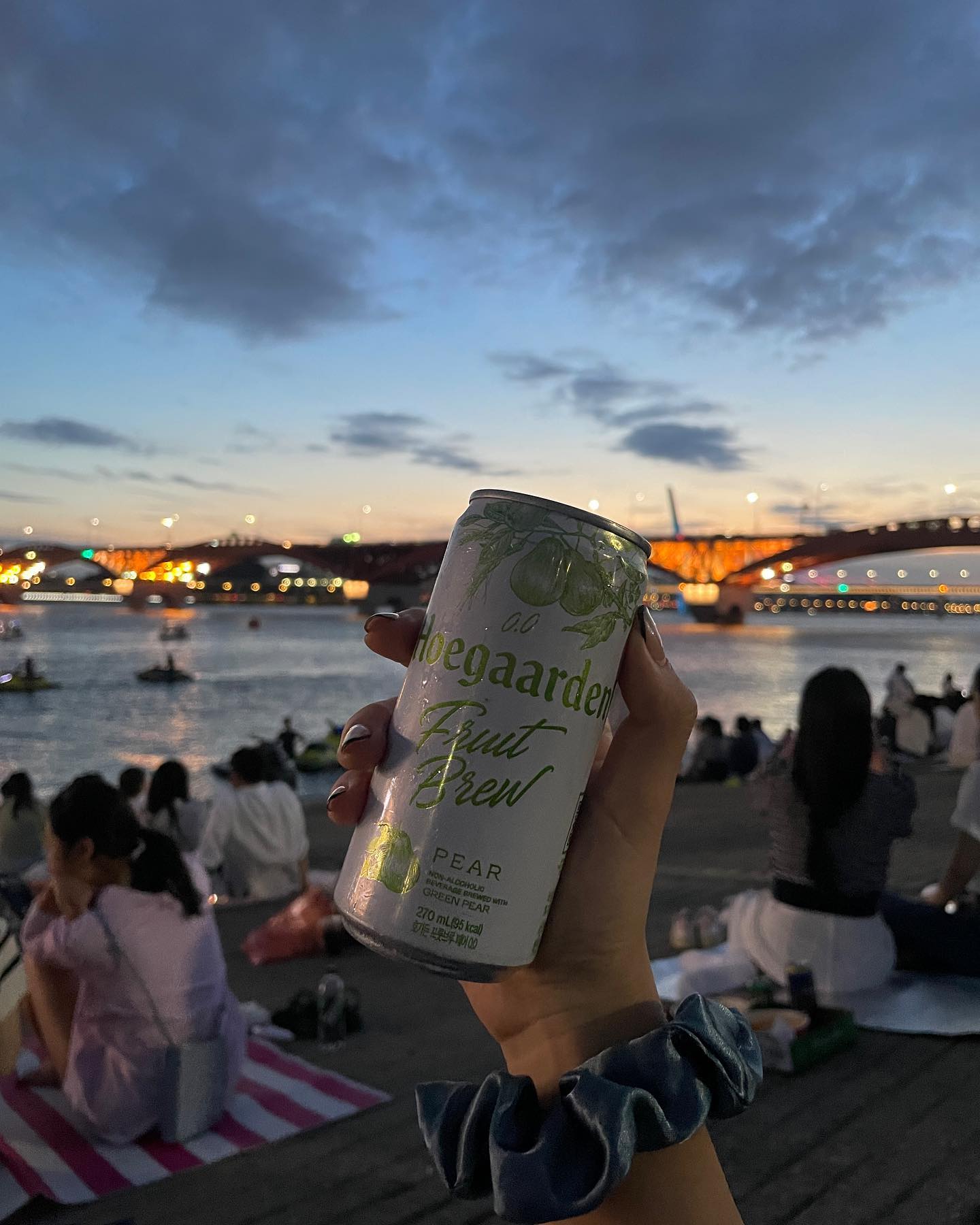 🤍🍕🍻🍸🍐

호가든 새로 나온 논알콜 맥주 달달해서 좋아✨🌿

#호가든프룻브루 #호가든페어 #프룻브루 #재충전
