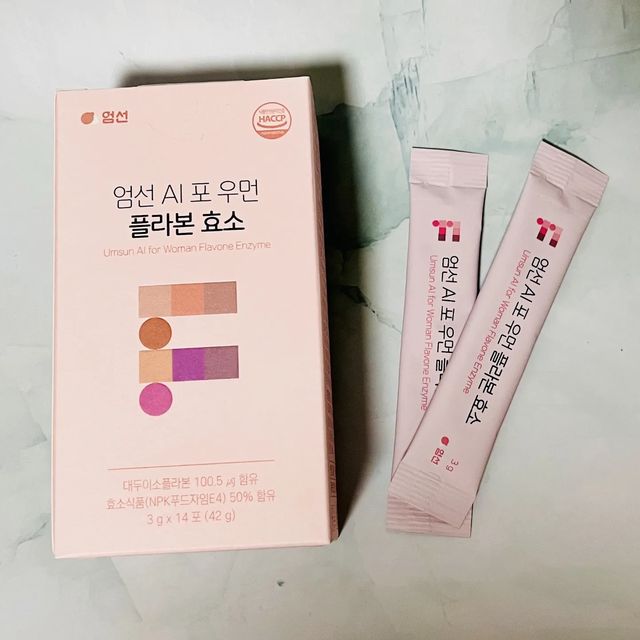 김류아 on Instagram: "#협찬 <엄선에서 시식한 엄선AI포우먼플라본효소 후기> - 😊만족한 점 1. 맛: 고소하지만 달지 않은 인절미 가루 2. 식감: 인절미 가루보다는 조금 큰 알갱이 3. 효과 - 음식