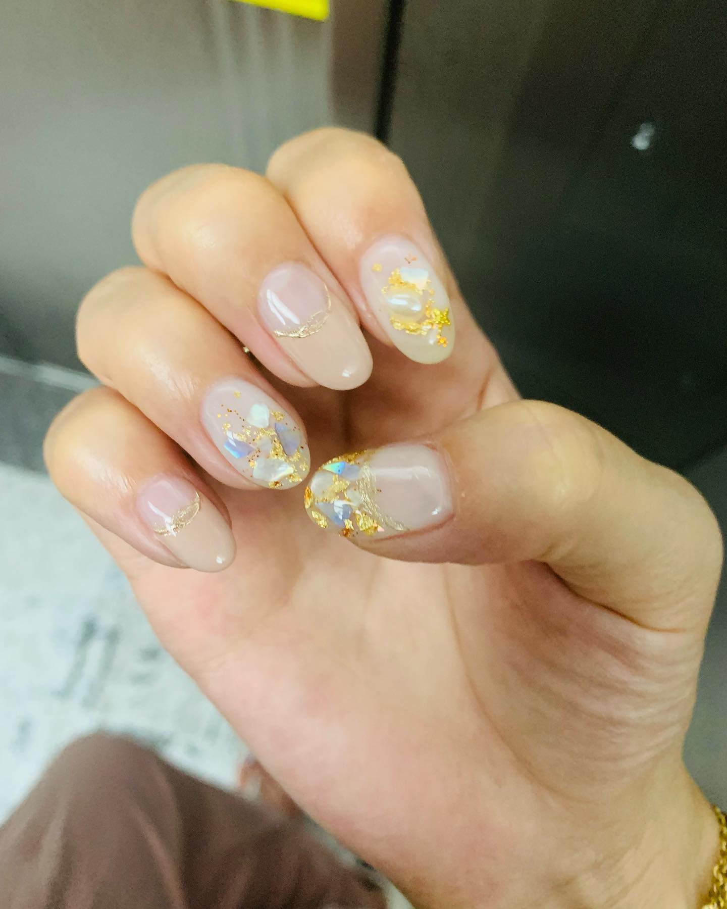가을 네일 #주엽키치네일 #가을네일 #아트맛집 #자개네일 #분위기네일 #가을 #일상 #휴식 #데일리 #분위기맛집 #꼼꼼네일 #완전좋아 
꼼꼼하고 디테일까지 손 많⍤⃝𓂭 가는 디자인 가져갔는데 끝까지 예쁘게 잘해주셔서 너므 너므 감사합니당 ㅠㅠ̑̈
kitch__nail_  짱짱 입니다 아트맛집