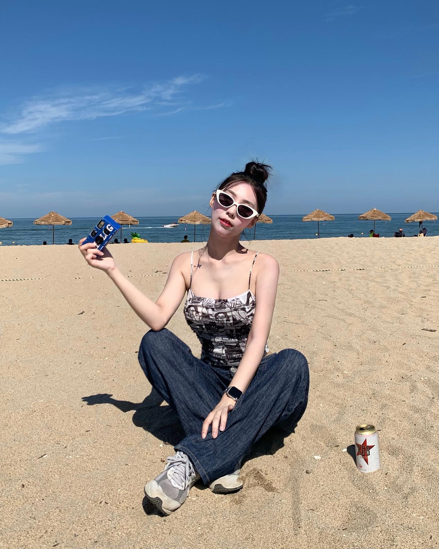 I ain’t worried ‘bout it right now🔆🏄🏻‍♀️