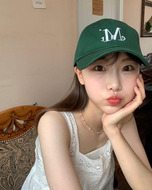 _𝗡𝗢𝗡𝗡𝗬 on Instagram: "#협찬 평소에 모자 쓰는거 안좋아하는데 무센트 모자는 썼을때 얼굴을 쏙 감싸주는 정도로 깊이감이 깊어서 얼굴도 작아 보이고 진짜 너무 이뻐요!! 🫢 정말 마