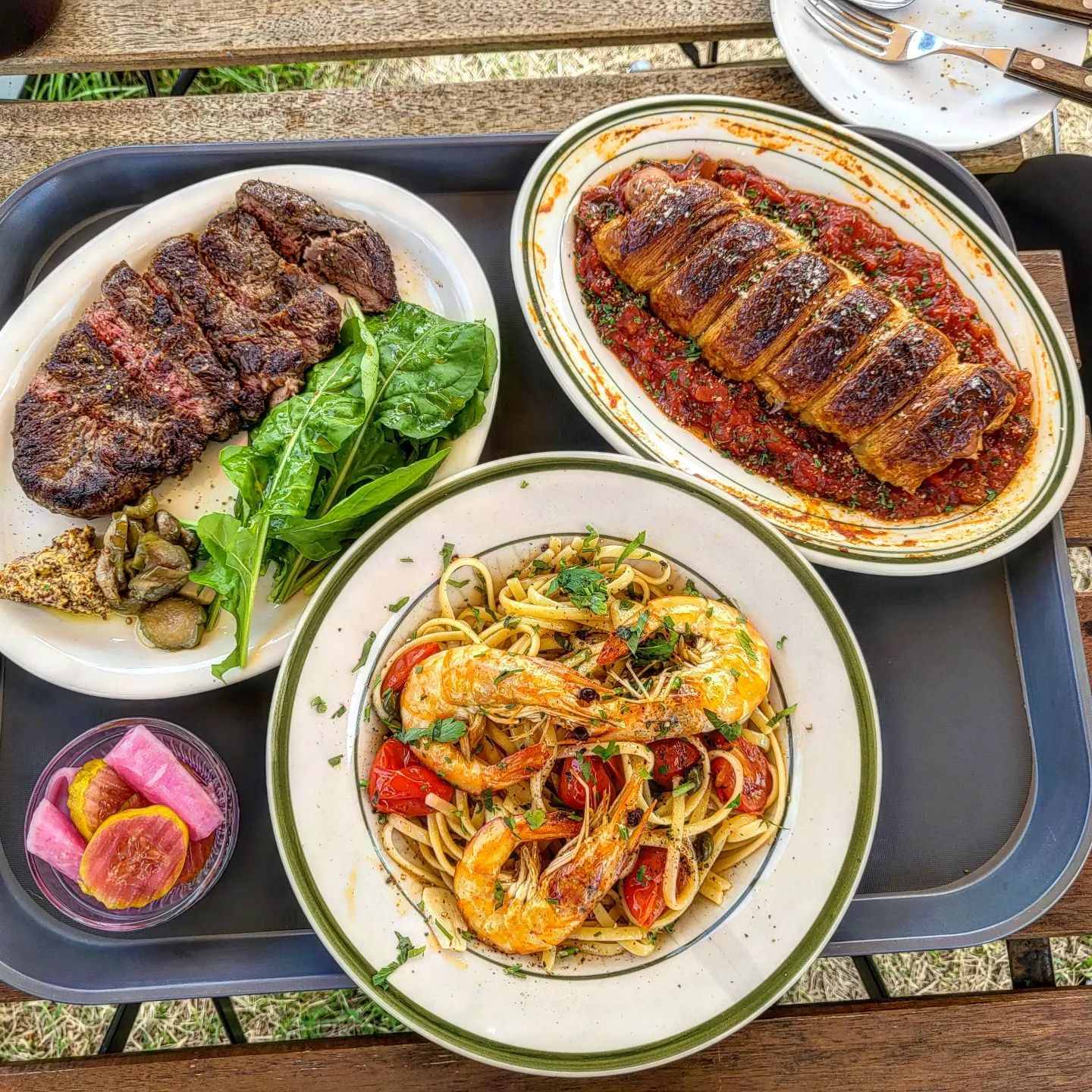 야외에서 여유있게 아메리카노와 먹는 브런치식사 🥗☕️

#드로게리아

📍주소 : 경기 하남시 미사동로 102-17 드로게리아
📍영업시간 : 매일 10:30 - 21:00
📍주차가능

#부채살수비드스테이크 21,800원
#스페니시소세지페스츄리 8,900원
#새우링귀네 12,900원
#아이스아메리카노 4,700원

#하남 #미사 #드로게리아 #카페 #데이트추천 #하남맛집 #브런치카페 #브런치