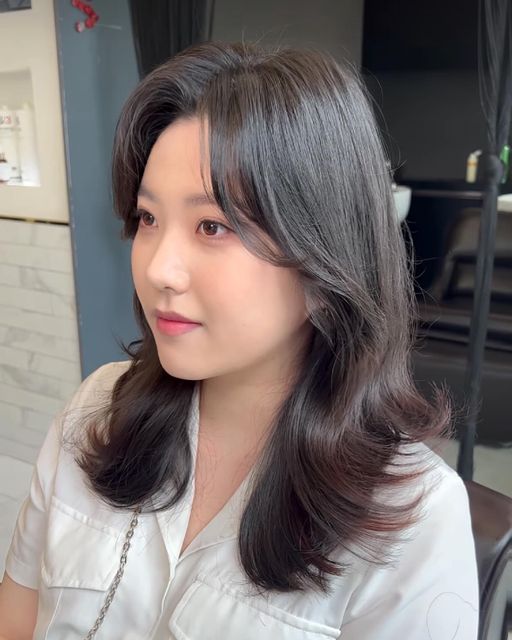 배윤서 on Instagram: "💇🏻‍♀️"