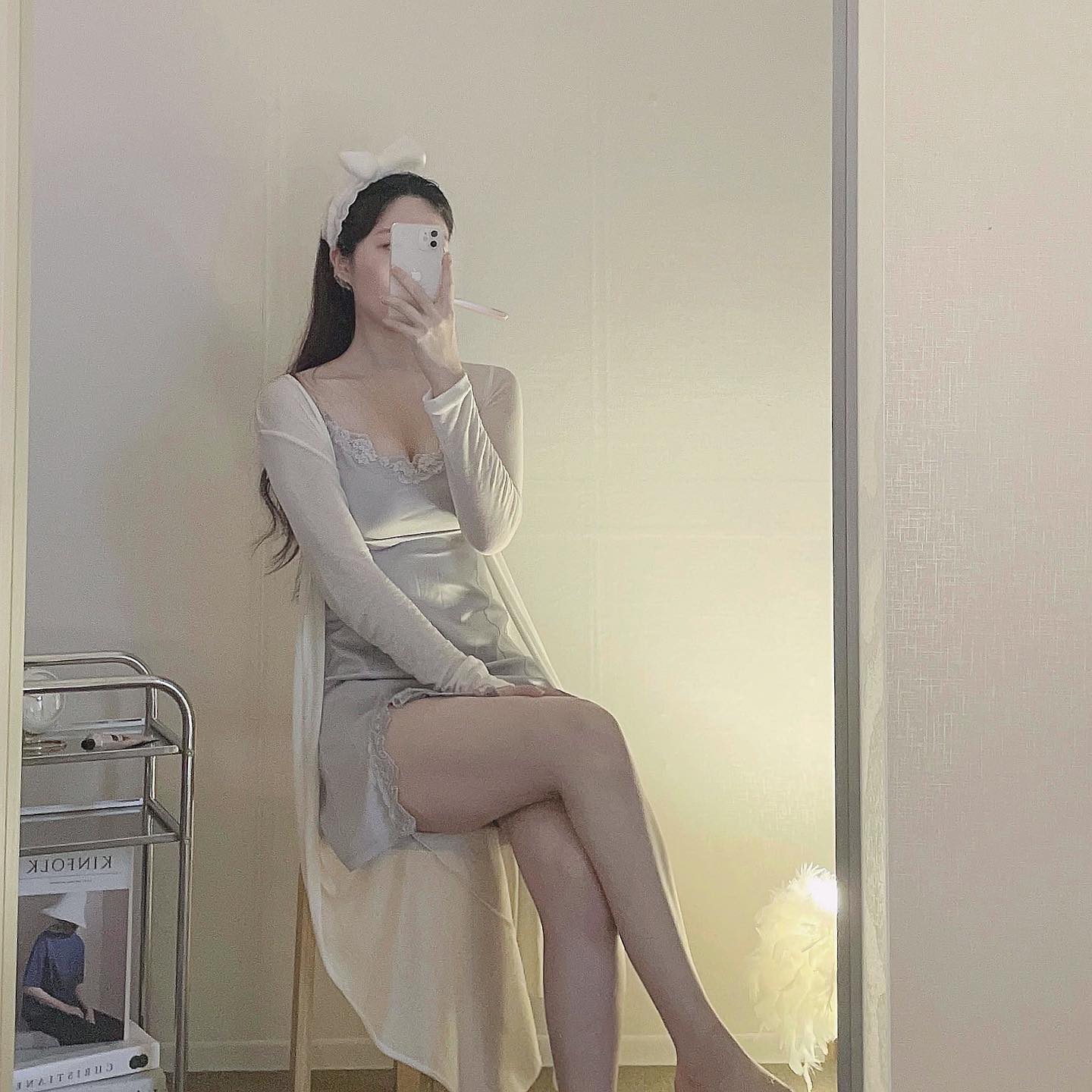 ☾* 자기 전 다짐
1. 아침에 알람 끄고 다시 알림 설정 금지
2. 스쿼트 횟수 타협하지 않기
3. 인스타 감성글 보고 울지 않기