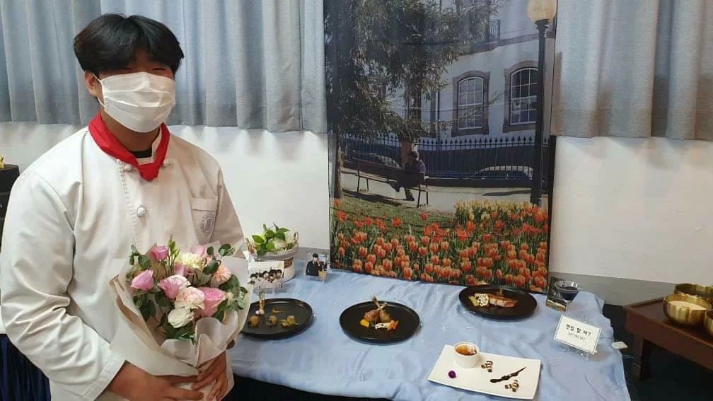 졸업작품전 준비하느라 고생많았다!