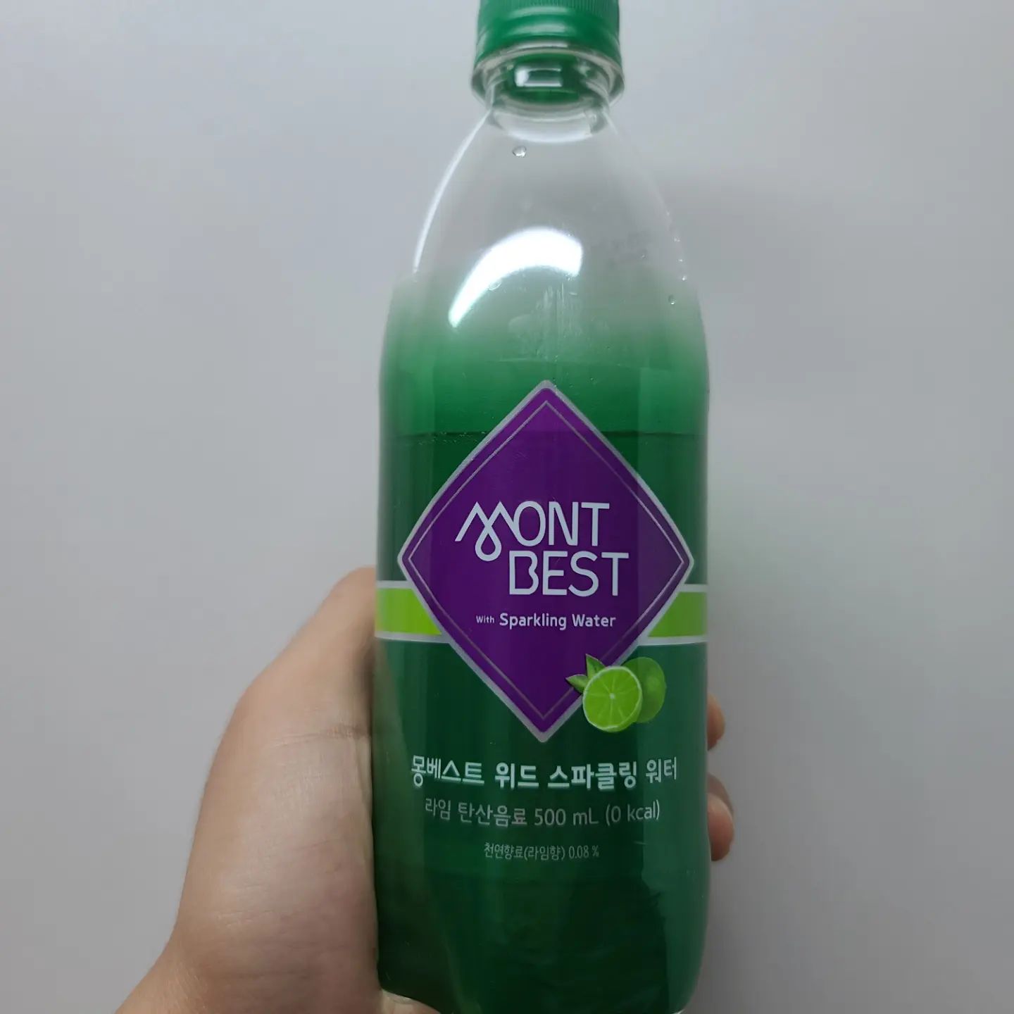#할인구매 montbest #몽베스트 #몽베스트위드스파클링워터
탄산수를 국내 해외 가리지 않고 거의 모든 브랜드를 먹어본 것 같은데 몽베스트 탄산수 엄청 잘 만들었네요 맛있어요!
#몽베스트탄산수 #프리미엄탄산수 #제로칼로리 #탄산수 #탄산수라임 #DreamYourDreamz #음료스타그램 #몽마를땐 #montbest