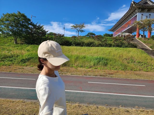 남다른 남양지 on Instagram: "#광고 볼캡은 잘 안쓰는데 볼캡의 맛을 알게 해준 까를로!!! 착용감도 편하구 무엇보다 답답함이 없어서 요것은 아주 좋움! 모자는 검정색만 쓰다가 처음 베