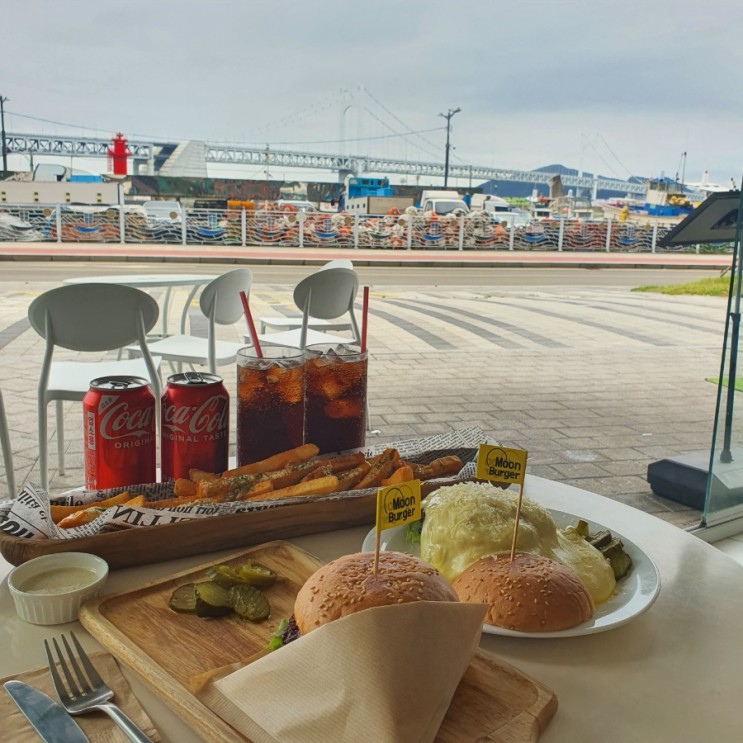 부산 광안리 광안대교 뷰 맛집_ 한우패티 문버거 (치즈폭탄 수제버거 추천!)