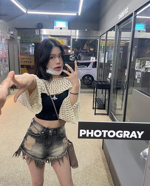 :D 에몽가 되고싶음 on Instagram: "#광고 @right_here_women Y2k에도 찰떡✨"
