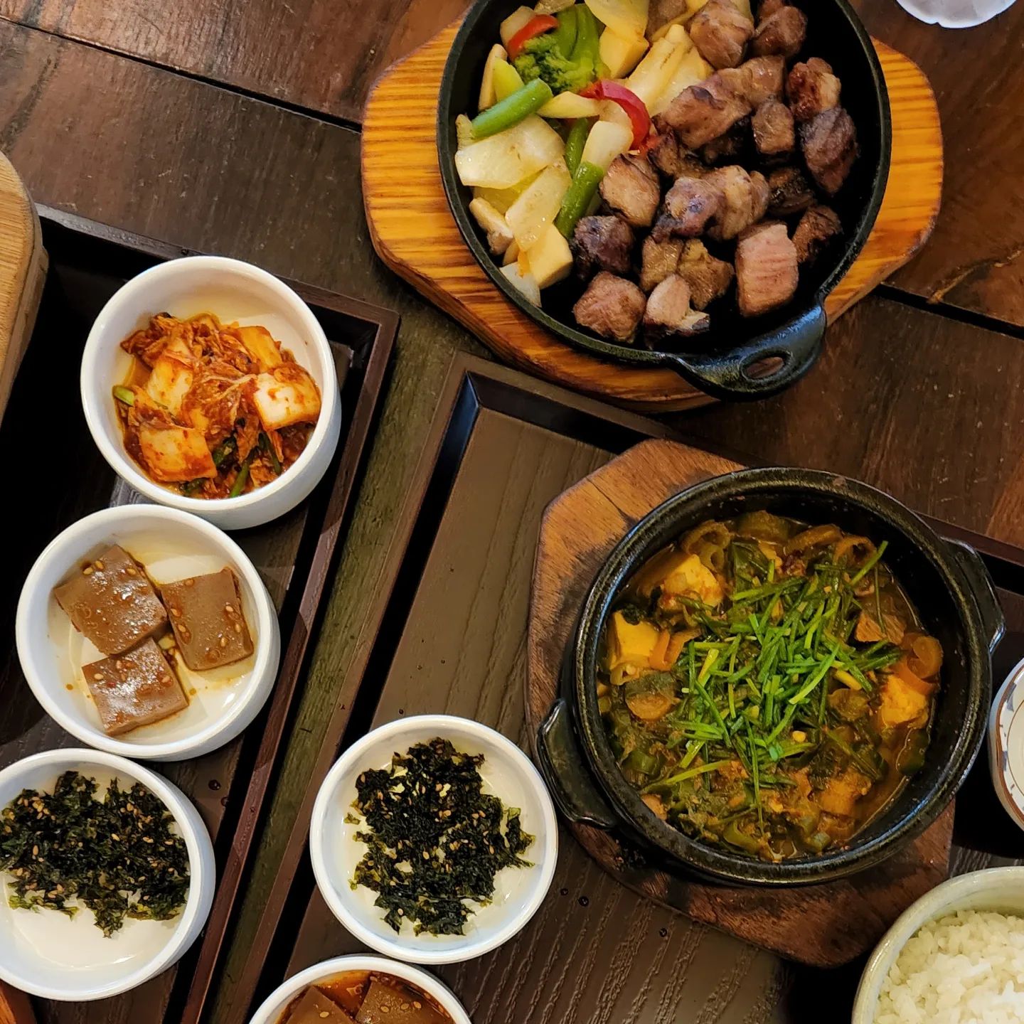 12. 인사동 [도마]
🌽 고기도 끝내줬지만 무엇보다 된장찌개가 일품인 집
#도마 #갈비솥밥 #이베리코목살숯불구이정식