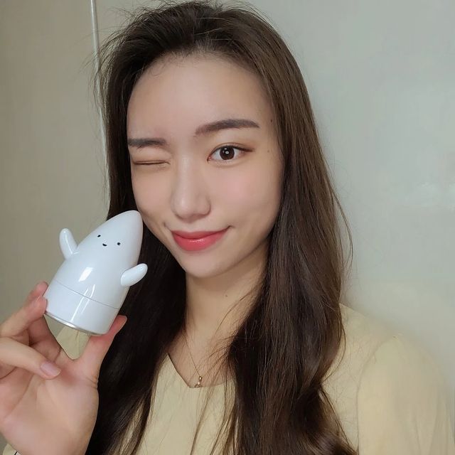 진아 on Instagram: "#광고 귀여운 모양의 스킨어블 페이스 쿨러는 피부 진정이나 붓기 관리를 할 때 사용하는 제품이에요 처음 사용하는 페이스 쿨러라 30분 이상 냉동실에 넣어주고 얼굴선에