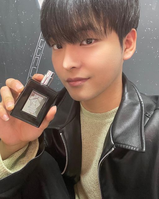 주형 on Instagram: "✔️ #광고 남자 향수 포맨트 [시그니처 퍼퓸 코튼디어나잇] 끝을 스치는 핑크페퍼의 첫 향, 포근 은은한 이불 속 온기 같은 아늑한 잔향, 살냄새 같은 코튼향과 각 노