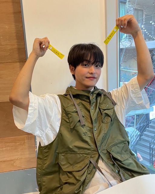 주형 on Instagram: "✔️ #광고 불금엔 취했냥 저는 곧 반오십이기 때문에 몸이 허약해요 💚 뷰티앤부티에서 한해가 소개한 숙취해소제를 먹어보니 다음날 숙취 효과도 좋고 가격도 저