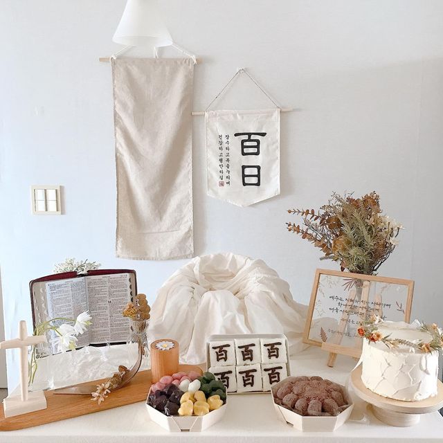 @minimmis2 on Instagram: "✨ 백일보다 2일 앞당겨서 집에서 가족들과 함께 드린 백일예배 감사하고 귀하다 🤍 유안이 축복하고 축복하고 사랑해 🫶🏻 🏷22.8.17 유안이 백일 @hiona_day 덕분에 너무