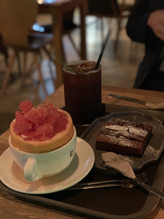 역삼동카페 분위기있는 데이트장소로 좋은 강남역카페 잇테이블