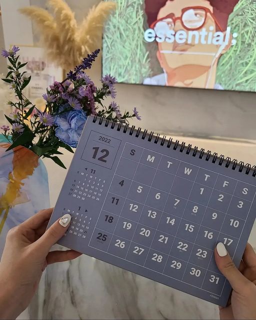 ғᴏʀᴇsᴛ ᴏғ, ᴡɪsᴅᴏᴍ 🧺 on Instagram: "#유료광고 #2023레트로달력 🗓 나노단위로 시간을 계획해서 소비하는 극도의 J형인 저에게 해마다 필요한 건 달력인데요:) 매해마다 어떤 달력이