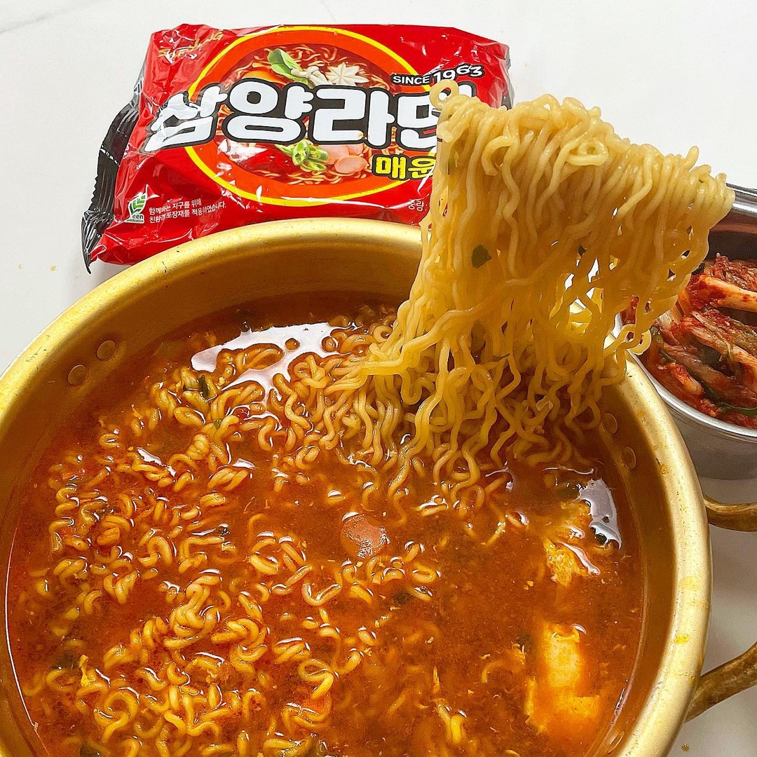 #광고
삼양라면은 매운맛도 맛있지~
온 가족 모두 좋아하는 라면

항상 찬장에 구비를 해둬야하기때문에
떨어질때쯤 맞춰서 쿠팡에 주문하기~

밥 말아먹으면 더 꿀맛 bb ㅋㅋ

https://infler.kr/l2kxNuF5a4
https://www.vstocklab.com/

#브이스탁 #vstock #vstock_official #쿠팡 #라면

지금 보고계신 콘텐츠는 브이스탁에서 소정의 원고료를 받아 제작하였습니다