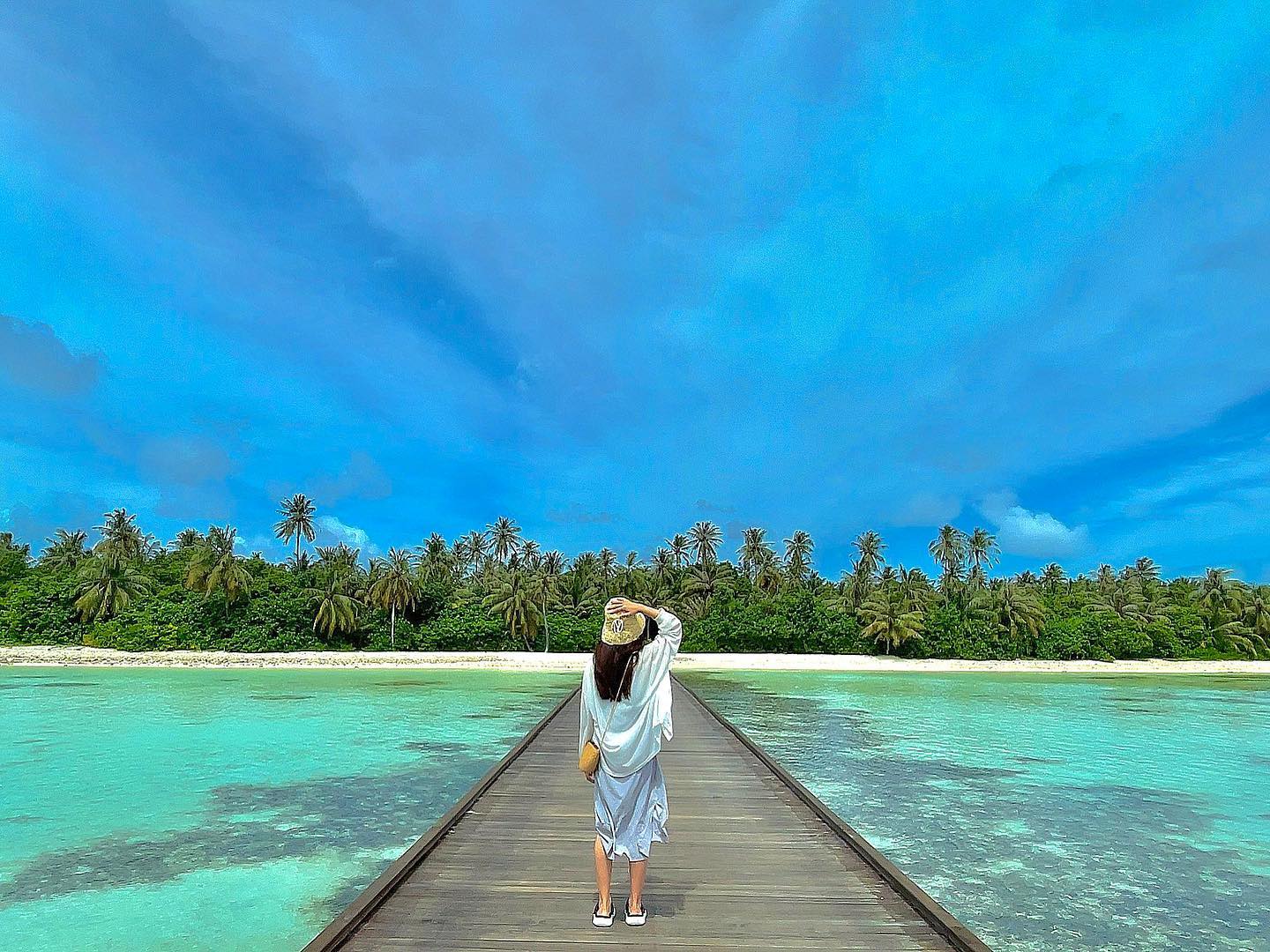 세상 행복했던 #몰디브 #풀만마무타리조트 💕 꼭 또 가야지🥹
.
.
#pullman #pullmanmaldives #pullmanmaldivesmaamutaa #maldives #신행 #신혼여행 #honeymoon #풀만 #풀만몰디브 #풀만마무타리조트 #여행 #여행에미치다 #여행에미치다_몰디브 #travel #travelphotography #행복했다 #happy #햅삐 dal_2e xohaeni pullman_maldives #아쿠아빌라 #aquavilla #underwater #underwaterhotel