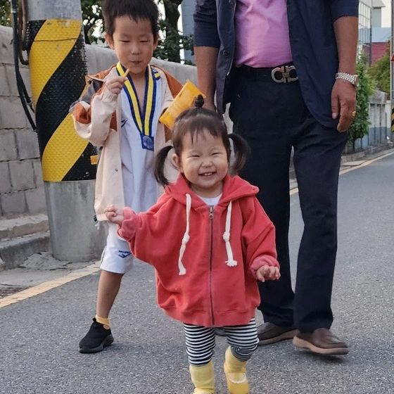 빼빼로하나에행복한아이
.
.
.
.
#너란여자
#맹순이표정