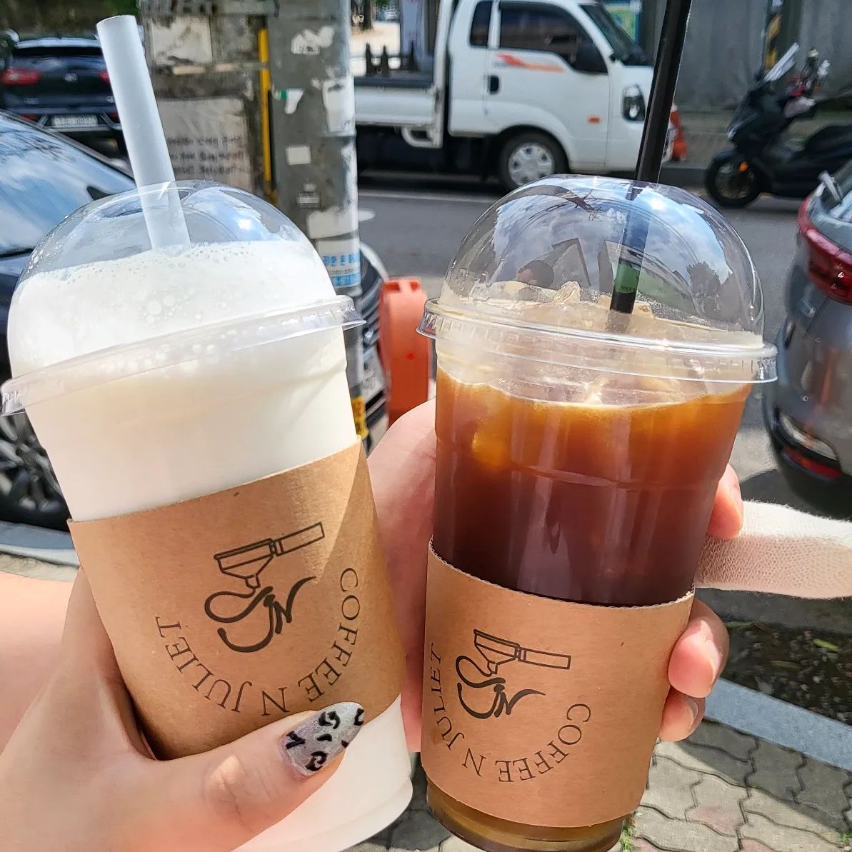 동네 최애커피맛집
가격은 세상 착한데
맛있는 커피♡
#커피앤줄리엣 #커피
#헤이즐넛아메리카노
#요거트스무디
#가성비커피맛집