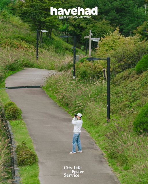 표영욱 on Instagram: "가을하늘 담기 좋은 스냅촬영 이번에 해브해드에서 다양한 사람들과 다양한 주제로 담아낸 도시 생활의 모습을 꾸준히 아카이빙하고자 가벼운 스냅 촬영 오픈했다고 합