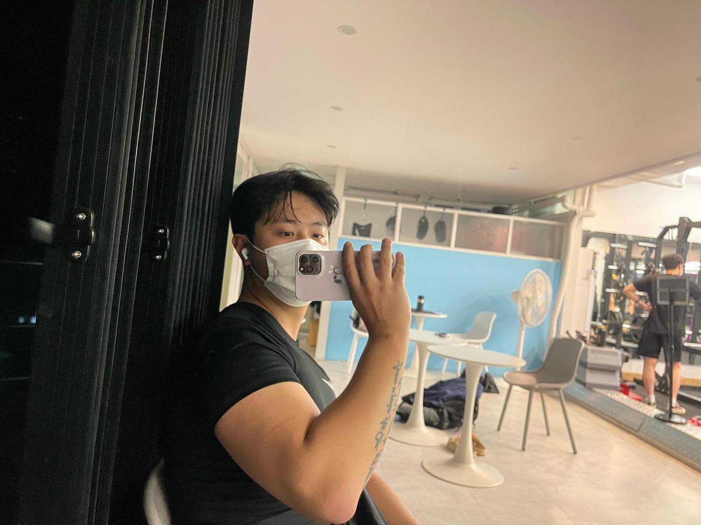 등은 진짜 하면 할수록 어렵다…🤣
(지방 너무 많아… 언제 빼지…🥲)

랫풀다운 6set

시티드로우(머신) 4set

와이드 풀다운 리어 5set

데드리프트  4set