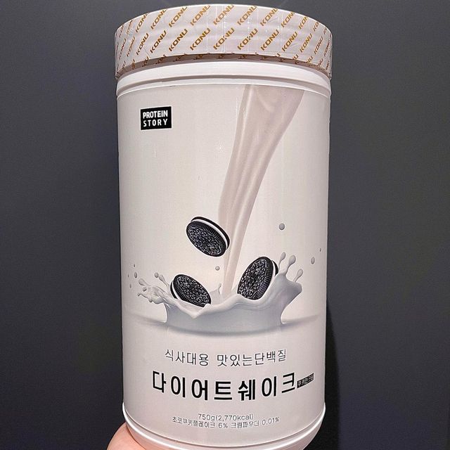 먹장군 on Instagram: "#광고 #맛있는쉐이크 맛있는 쉐이크 찾아부렸다!!! 보통 맛이 좋은 쉐이크는 당류가 10g이 넘어가는 경우도 있는데 #프로틴스토리 #다이어트쉐이크 는 당류가