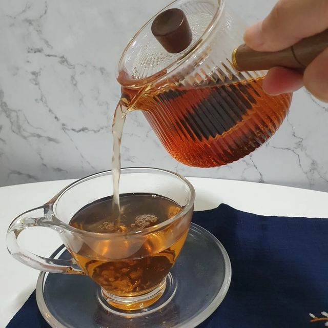 Sharon_yummy&beauty on Instagram: "#협찬 여러분~~ 차 좋아하시는 인님들 계신가요~~~??🍵 전 차 정말 좋아해요 하루에 두잔씩 꼭 마시는 편인데요❗❗ 요즘 차들이 티백으로 잘 나오 잖아요? 그래도