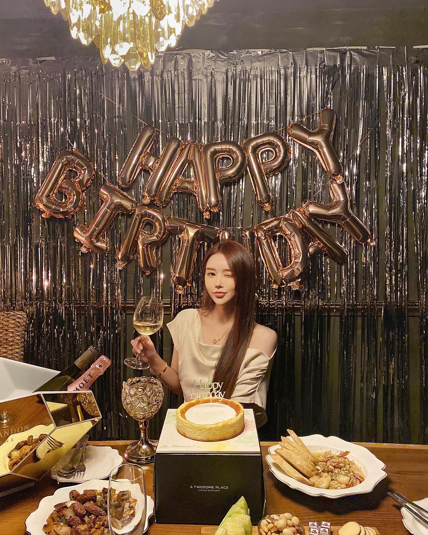 이제야 올리는 생일파티 🤍
.
.
.
.
.
.
#압구정 #시퀀스 #생일파티