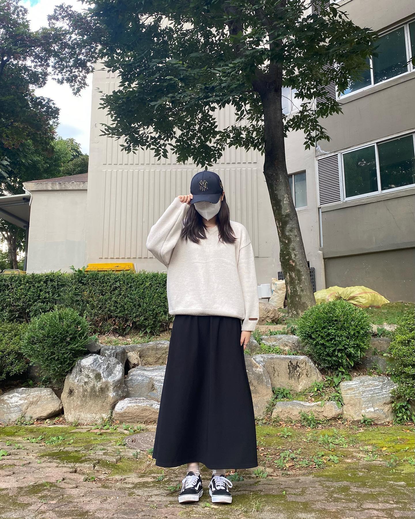 여러분 저 진짜 이쁜 니트 찾았어요...!
베이델리 페이버릿 패치 루즈핏 브이넥 니트인데
진짜 거짓말 안치고 모든 색 쟁이고싶어요 진심🤭
저 니트 같은거 잘안입어서 니트의 예쁨을 그닥 
몰랐는데 진짜 대박이네요🥺 
브이넥니트인데 부담스러운 브이넥은 못입는데
이건 딱 적당한 브이넥이라 넘 좋아요💓
자연스러운 오버핏에 밑단도 자연스럽게 
말려들어가서 핏도 넘 이뻐요😘
자체제작 상품이라 퀄리티도 너무 좋답니다🥺
모두 베이델리 하세요🤭

#베이델리 #벨리드 #베이델리니트 
#페이버릿패치루즈핏브이넥니트