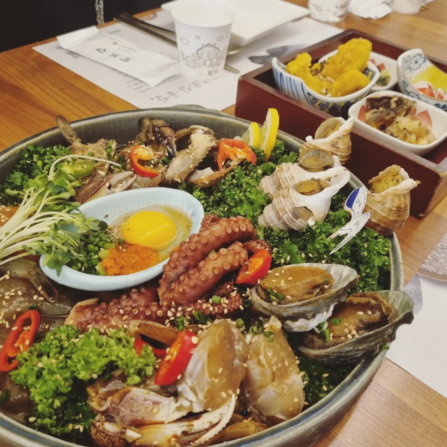 #부산미포맛집 #부산맛집 #미포집

정말 어마어마한 양 ! 👍
엄청 막 맛잇진않은데 ,
제가 워낙 해산물을 좋아하다보니 너무너무 잘먹었어요

식단중이라 먹으면 안되지만
피티쌤모르게 #자체치팅데이 했슴돠 🍤