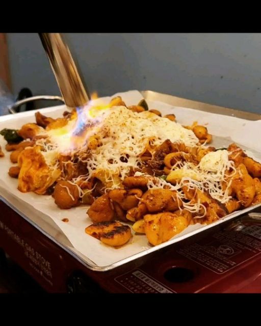 냠냠데이즈의 미식생활🍻 on Instagram: "#꿀때기곱창 방문꿀팁👇👇 맛집으로 유명한 이것 #푸딘코맛집 으로 소개되어있어서 갔는데 역시나 최고! 이렇게 푸짐한 곱창은 처음이에요🥰 매콤