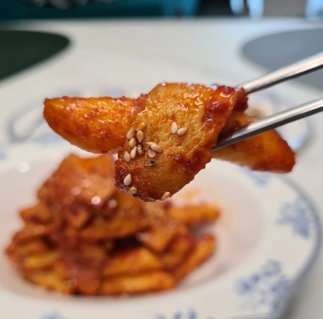 😋맛자랑 Mat_Jarang on Instagram: "오늘의 맛자랑은 분식 기름떡볶이🤟 사실 저에게 첫기름떡볶이는 호주살때였어요🤭 유투브보다 통인시장 기름떡볶이가 나오는데 도대체가 너무 궁금한거