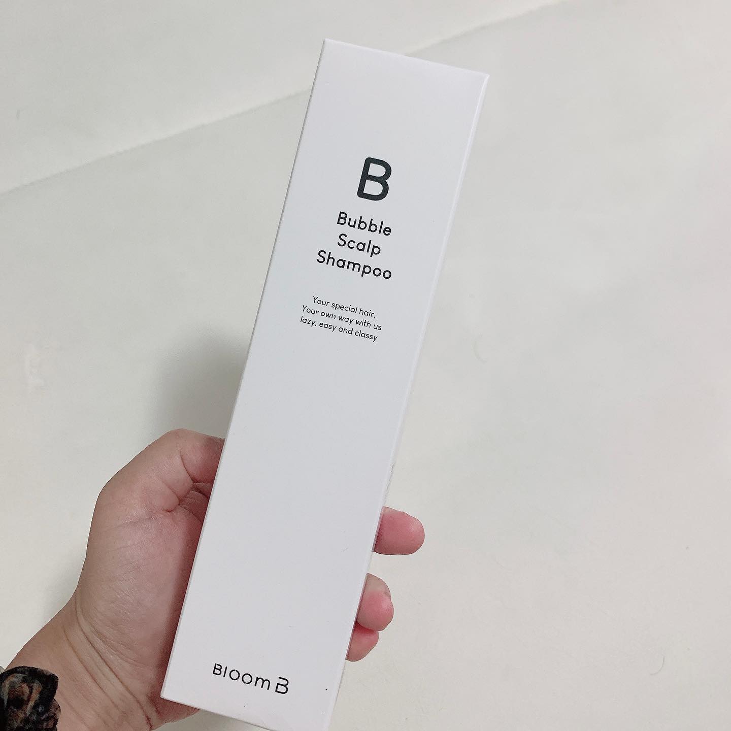 #협찬 bloombofficial #블룸비 #거품샴푸
거품을 내지 않아도 바로 손쉽게 머리를 감을 수 있어 편했다. 거품도 수분감 있는 거품으로 잘 없어지지 않은 거품이라 좋은 제품~~ 
#포밍샴푸 #두피케어 #정수리냄새제거 #bloomb #게으른샴푸 #신상품나왔을땐 #08L