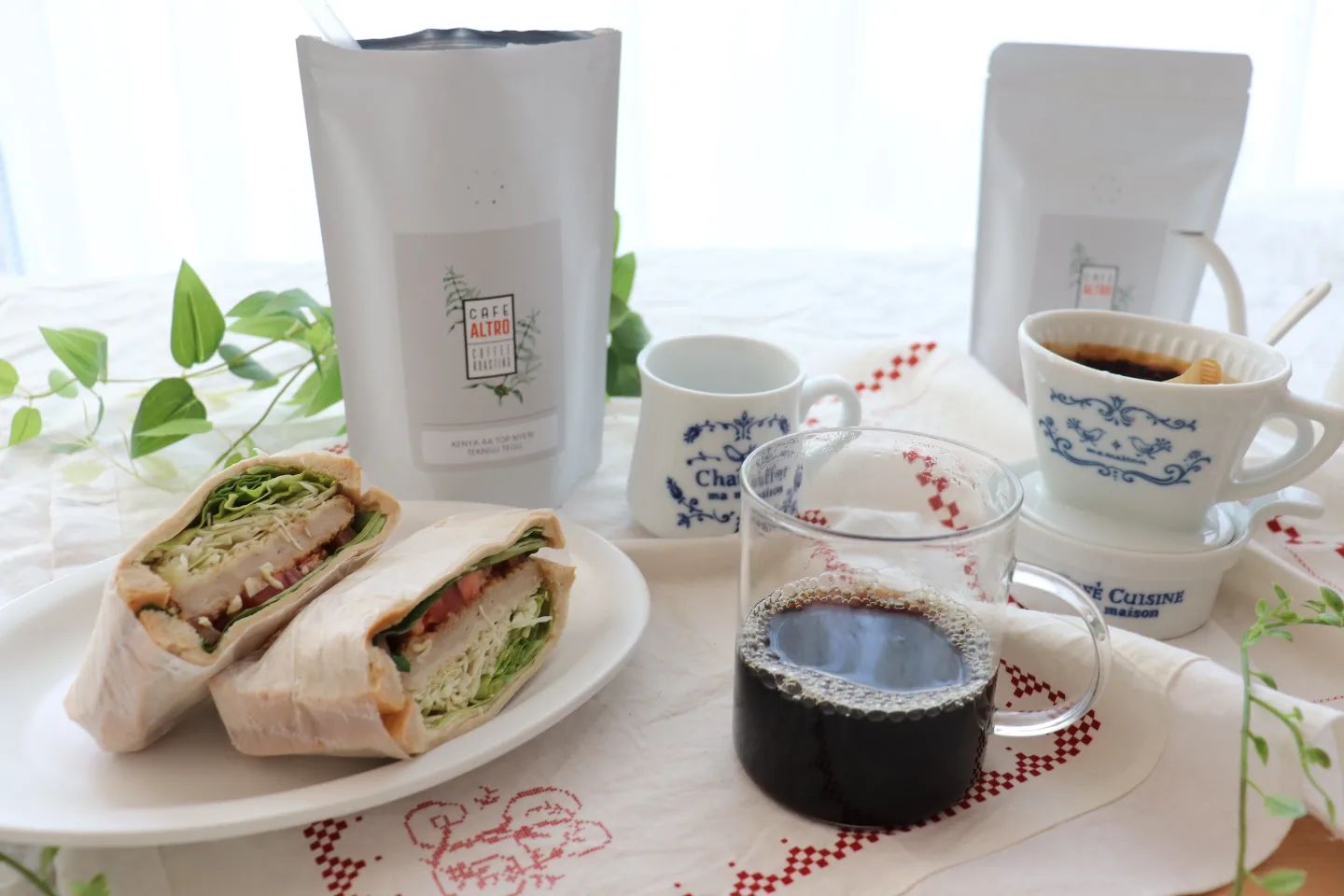 갓볶은 원두로 바로 내린 커피 한잔의 여유
카페알트로에서 제대로 골랐네

cafe_altro #카페알트로 #스페셜티원두 #스페셜티커피 #원두커피 #홈카페 #핸드드립커피 #원두추천 #갓볶은원두커피 #디카페인원두 #게이샤커피 #커피 #coffee #homecafe #커피타임☕️ #커피