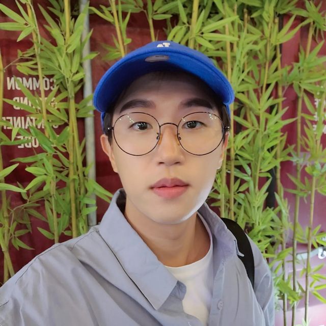임문기 on Instagram: "#광고 #협찬 좋은 기회를 주셔서 눈썹 문신 하고 왔습니다!! - 원장님과 1대1 상담 후 자신에게 맞는 눈썹을 추천해주십니다. - 흐릿한 눈썹이라 항상 인상이 흐릿해 보였는