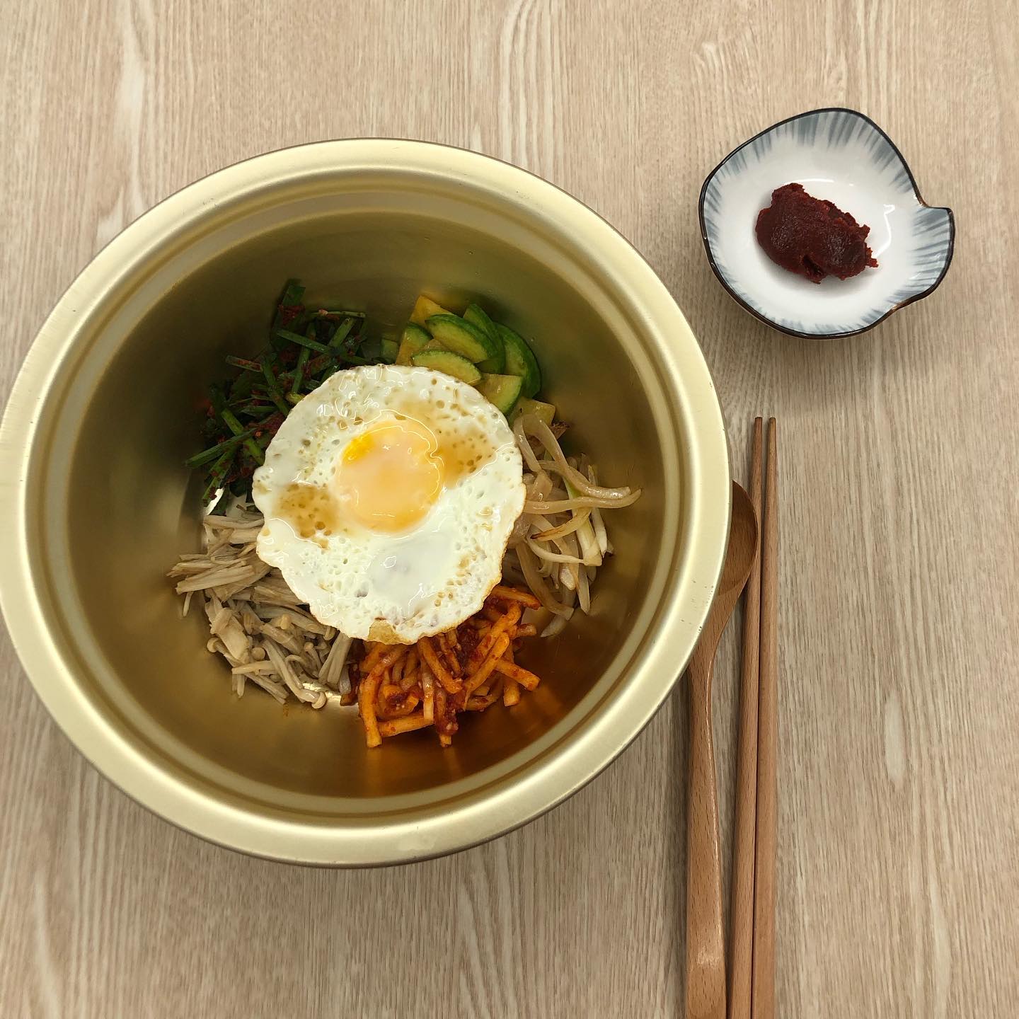 오늘 저녁은 냉장고 털기!!! 
#양푼비빔밥 #냉장고털기 #집밥 #집밥스타그램 #건강밥상 #자취 #자취요리 #자취요리그램 #선팔 #맞팔 #선팔맞팔 #오늘도잘먹었습니다😋