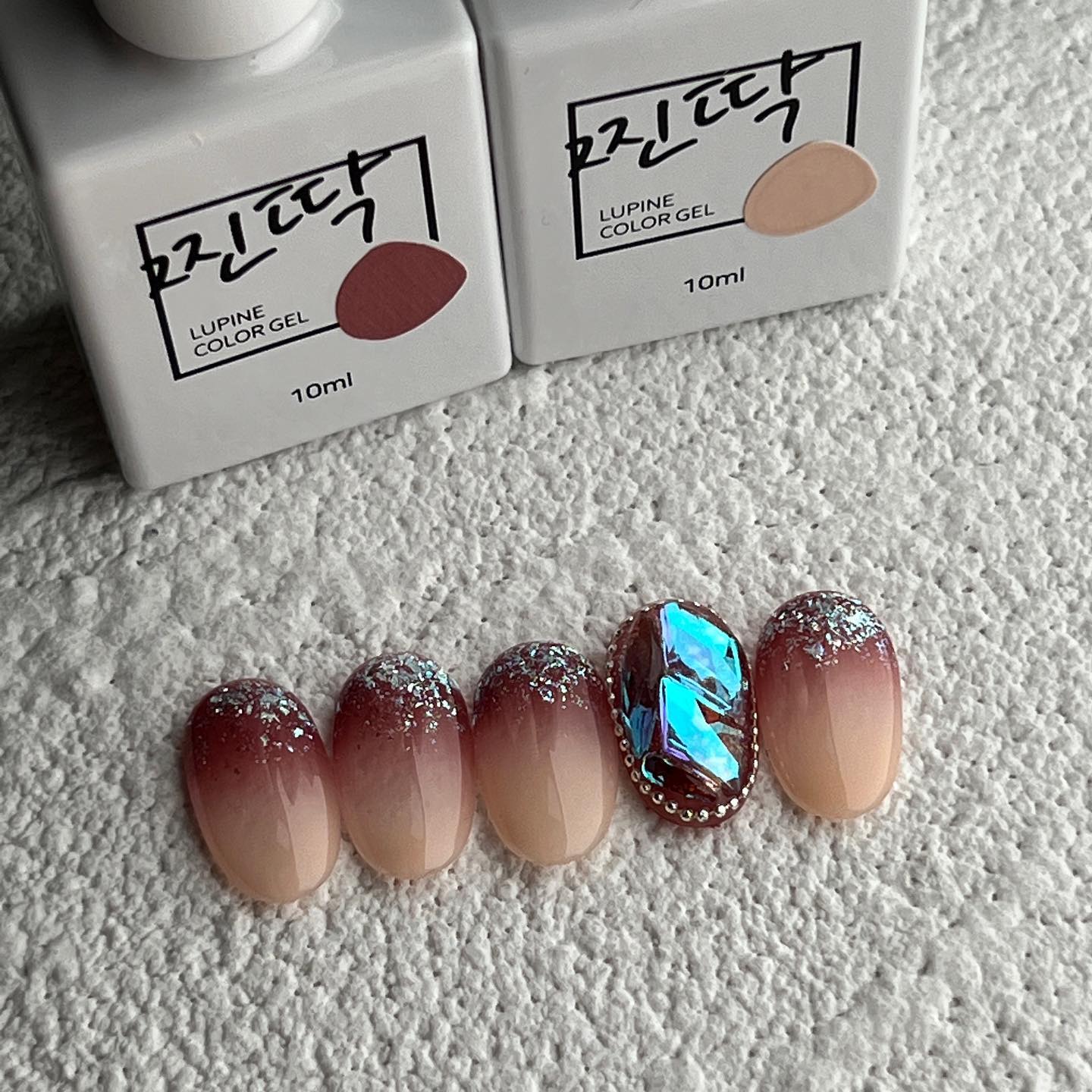 오브시 그라데이션♥️

탱글한 색감 좋아 좋아용
포인트로 언포일 스톤🪄

lupine_gel 찐딱젤 가을컬러
blanc8888 마린오브시